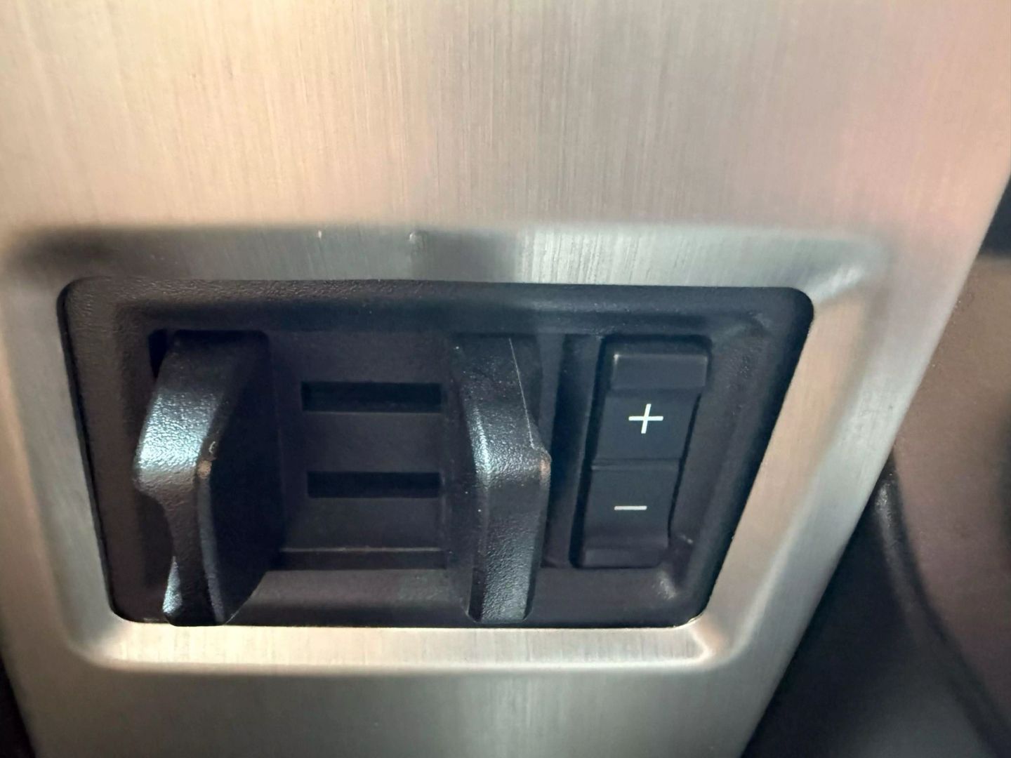 2019 Ford F350 Super Duty Crew Cab - Image 35