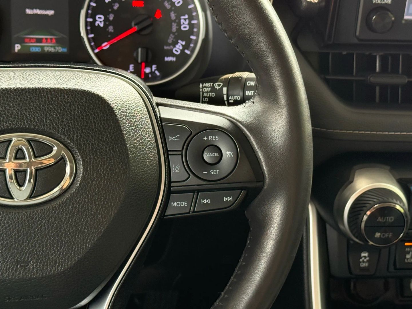 2019 Toyota Rav4 - Image 36