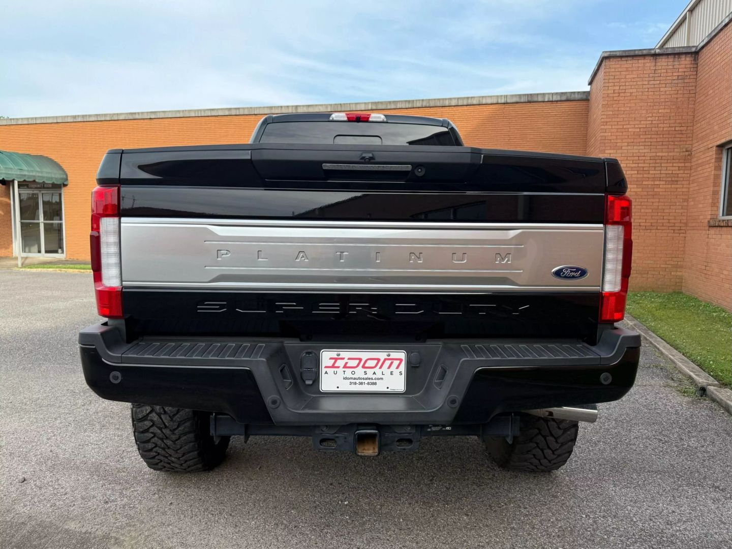 2019 Ford F350 Super Duty Crew Cab - Image 5