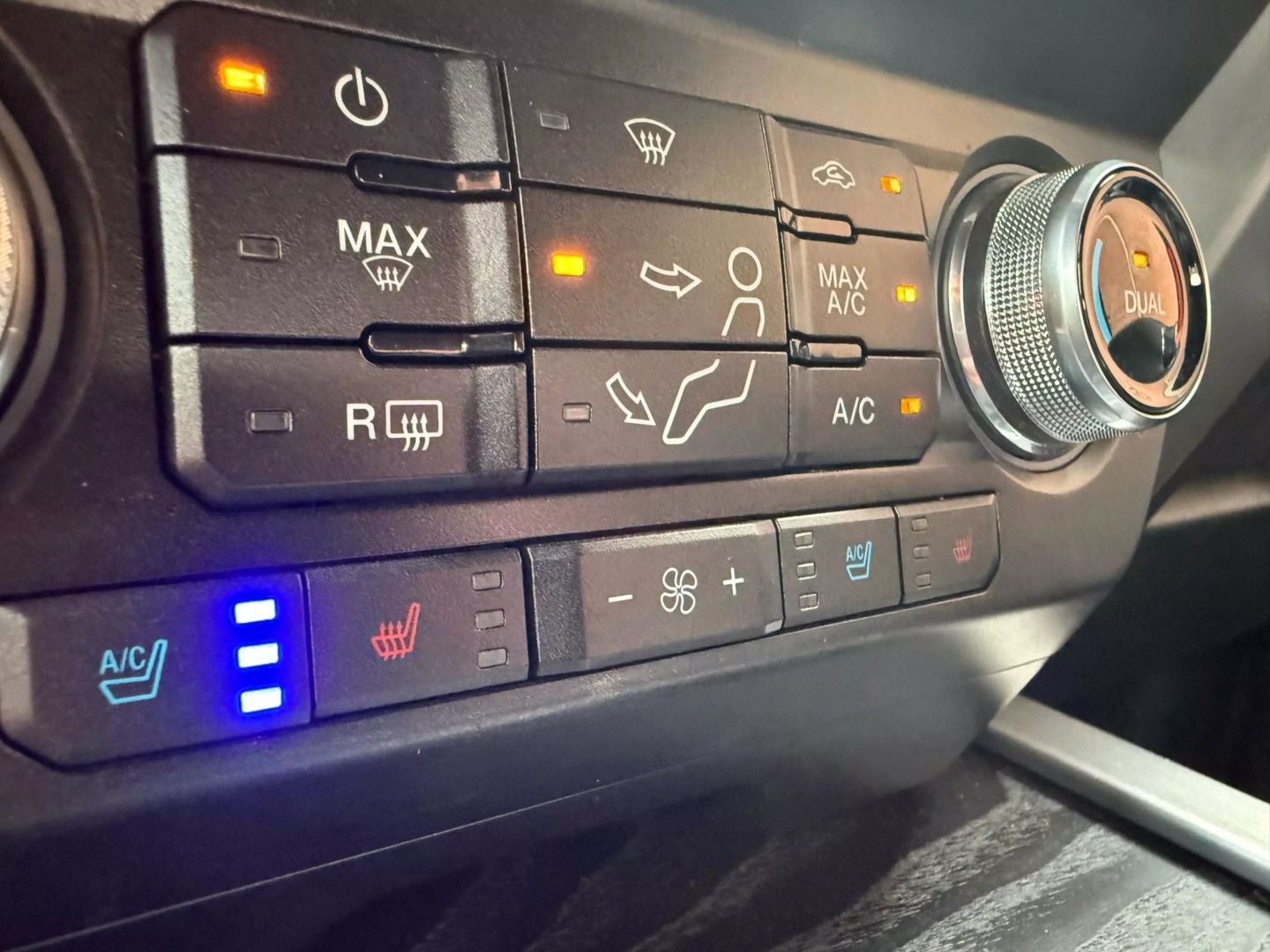 2019 Ford F350 Super Duty Crew Cab - Image 33