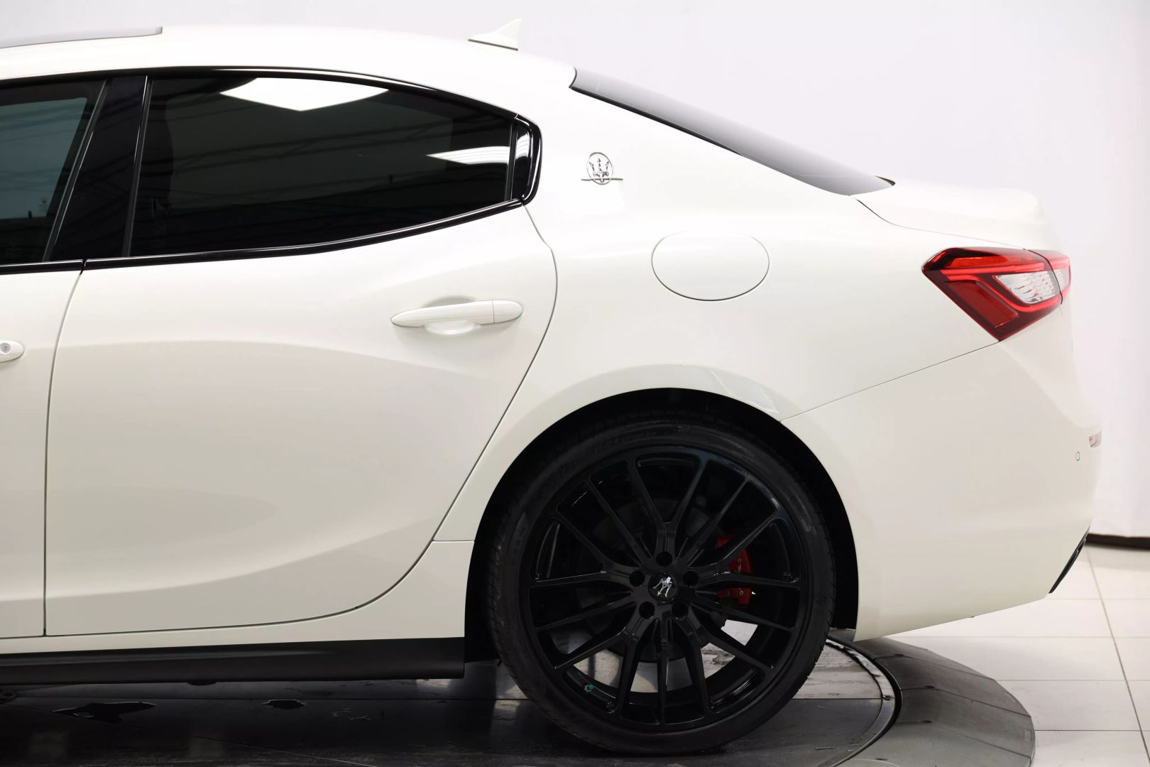 2020 Maserati Ghibli - Image 8