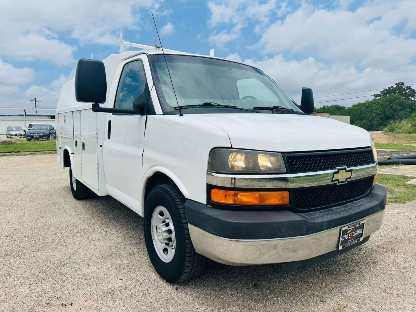 2014 Chevrolet Express Commercial Cutaway - Image 4