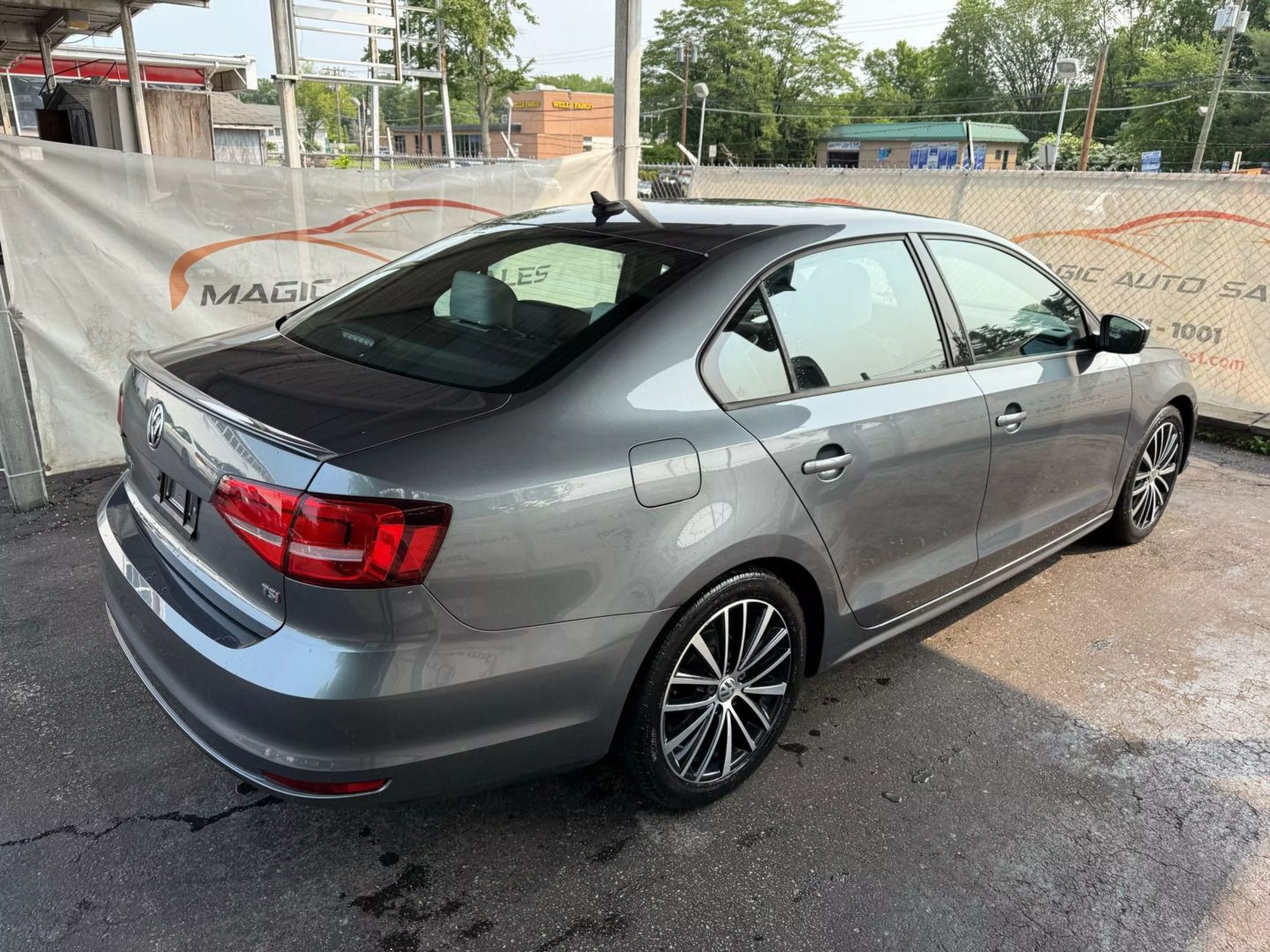 2015 Volkswagen Jetta - Image 12