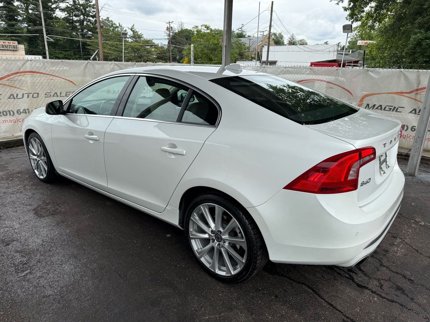 2018 Volvo S60 - Image 13