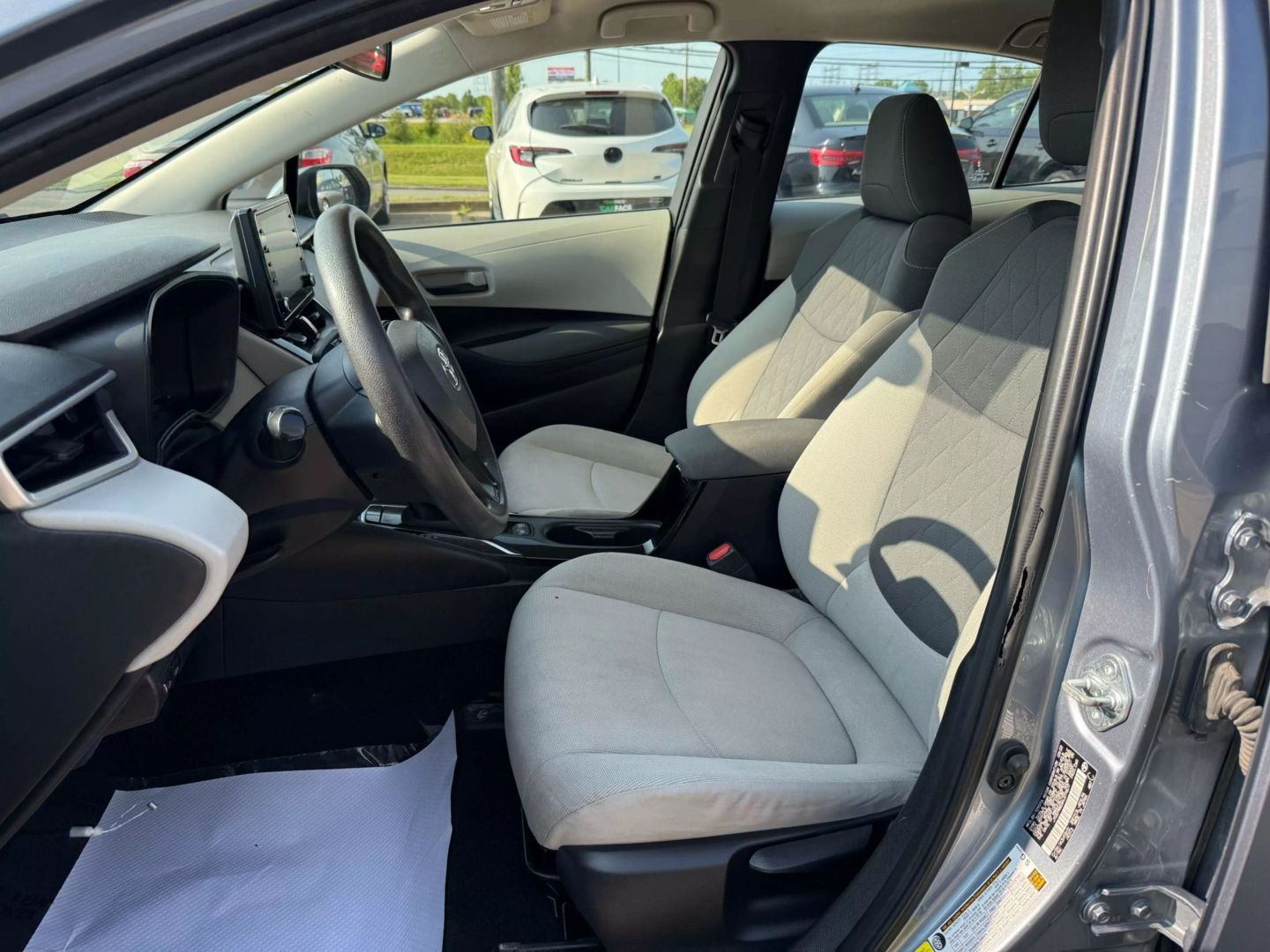 2022 Toyota Corolla - Image 16