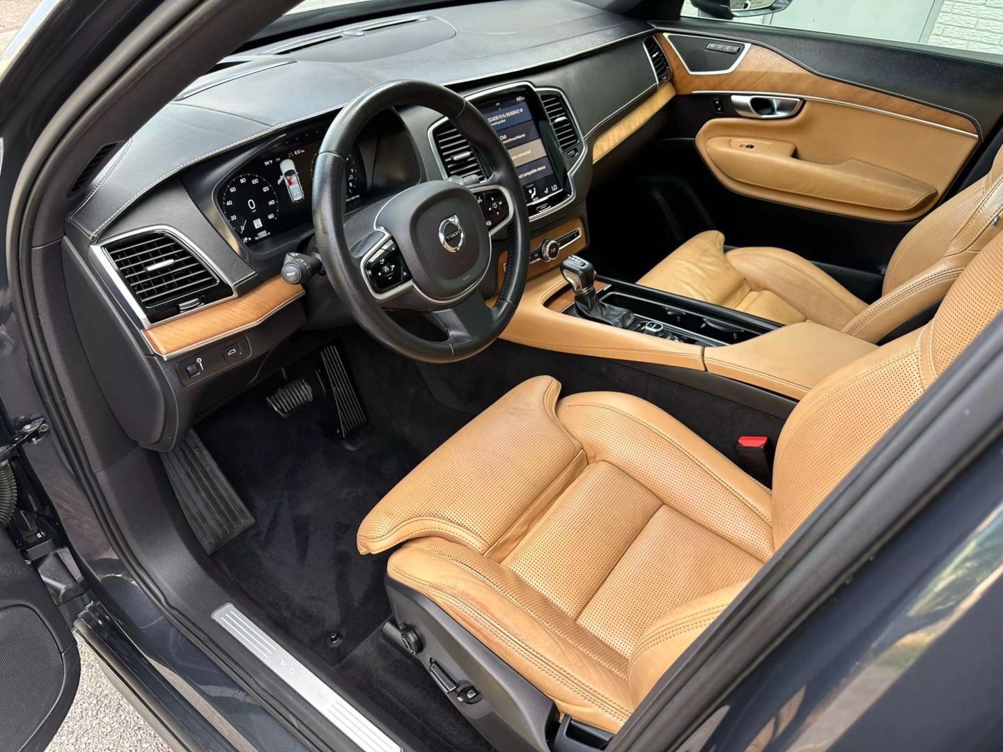 2017 Volvo Xc90 - Image 13