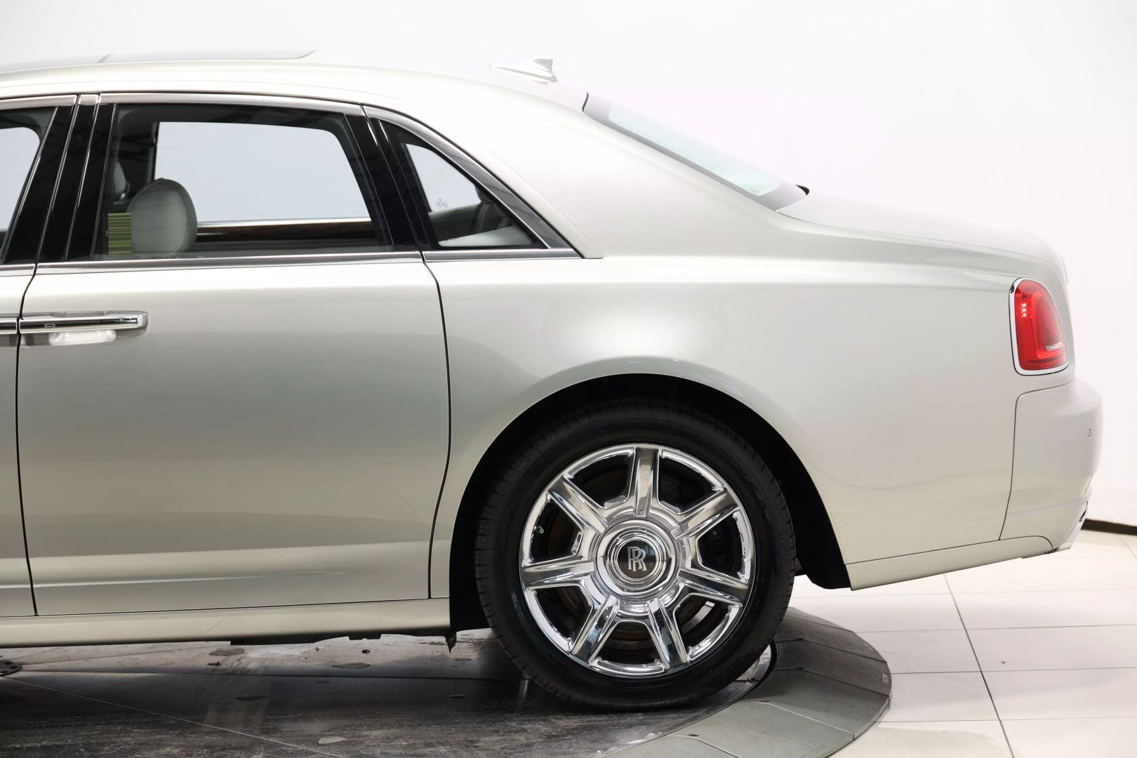 2012 Rolls-royce Ghost - Image 8
