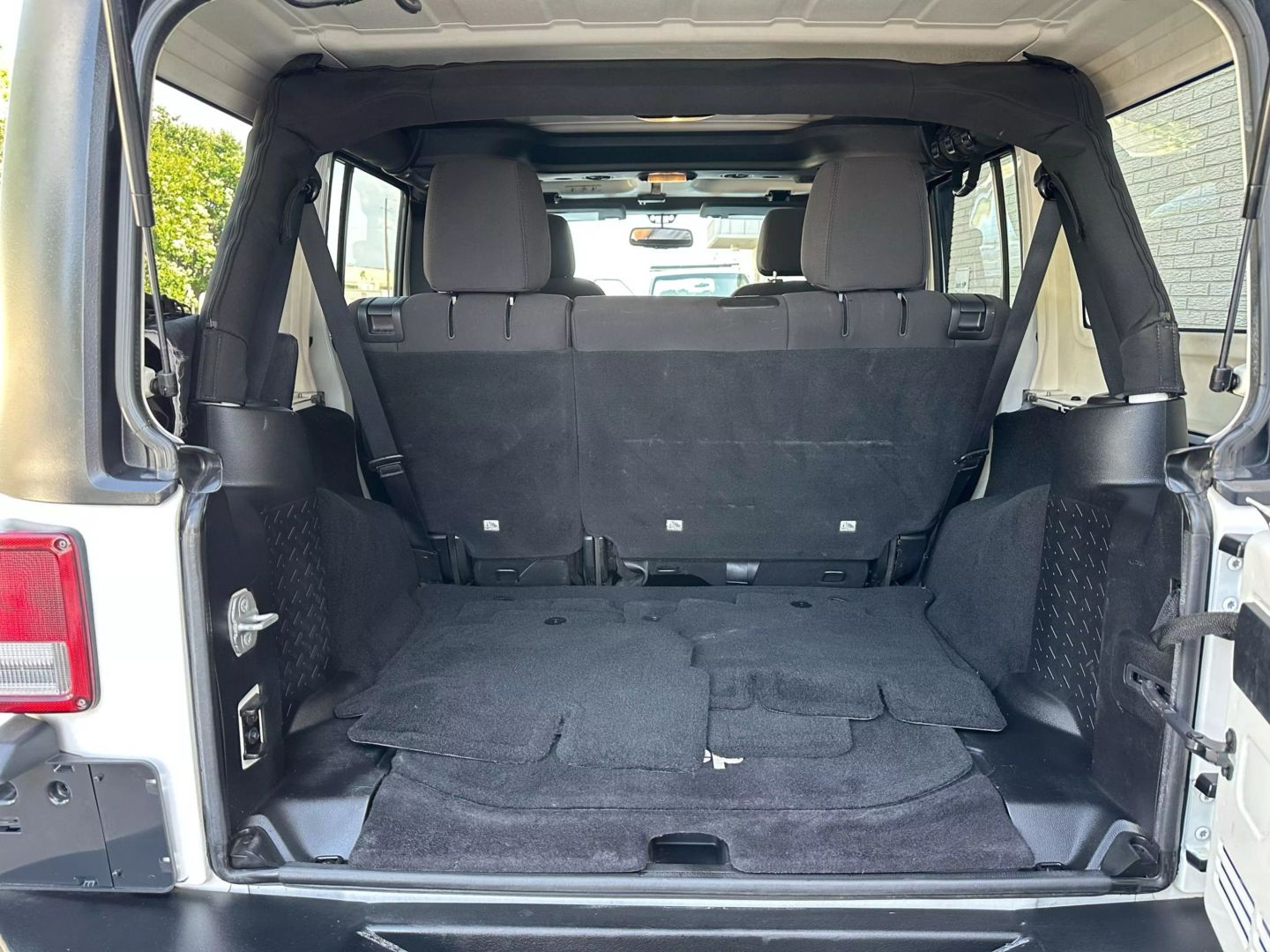 2014 Jeep Wrangler - Image 18