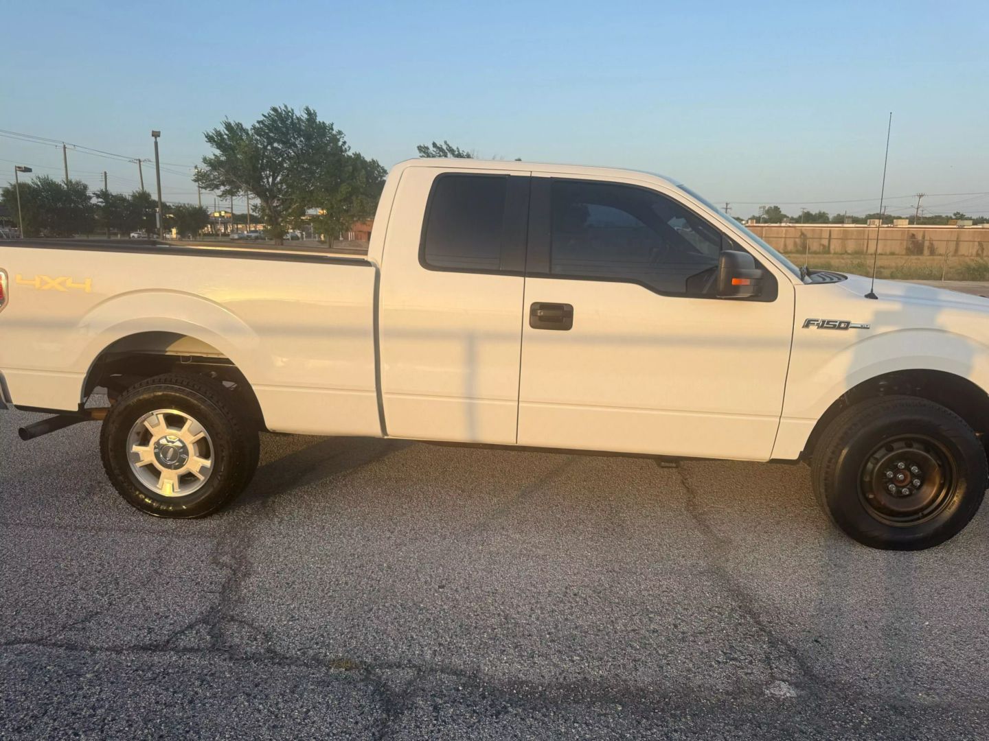 2013 Ford F150 Super Cab - Image 5