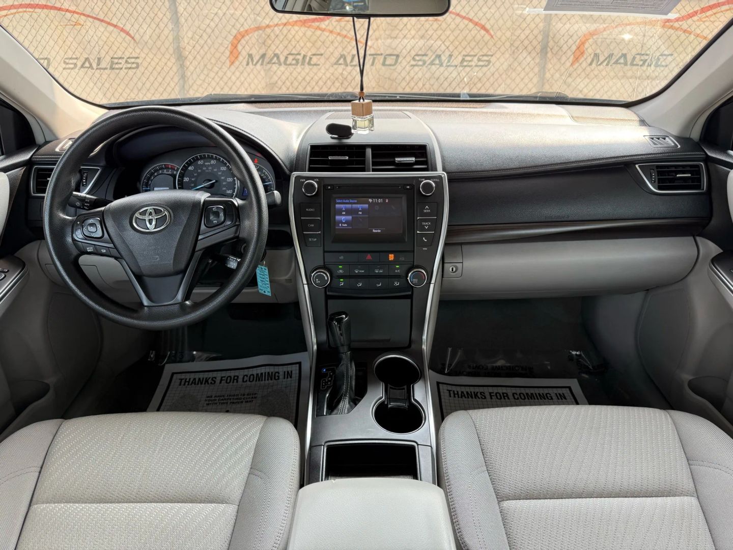 2015 Toyota Camry - Image 27
