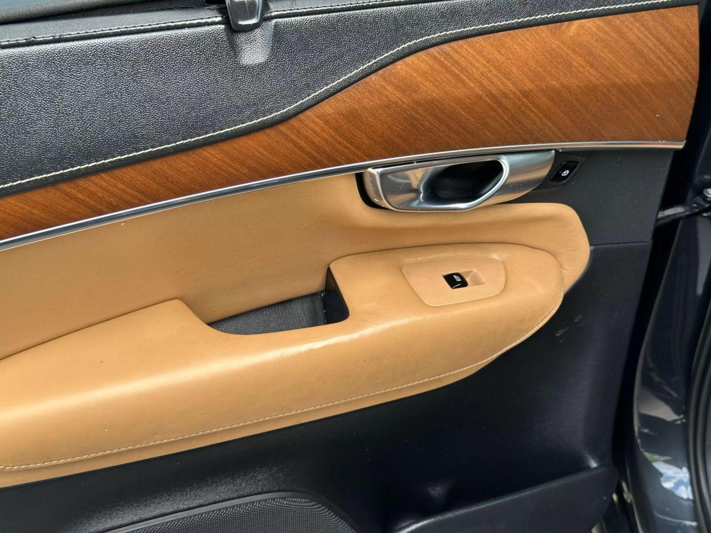 2017 Volvo Xc90 - Image 16