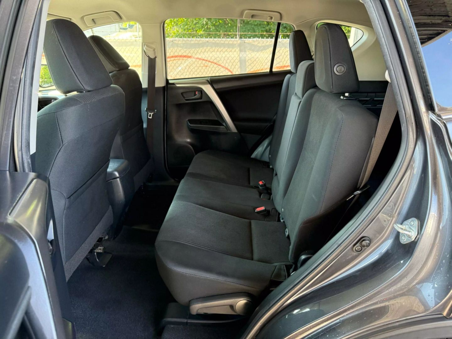 2016 Toyota Rav4 - Image 18