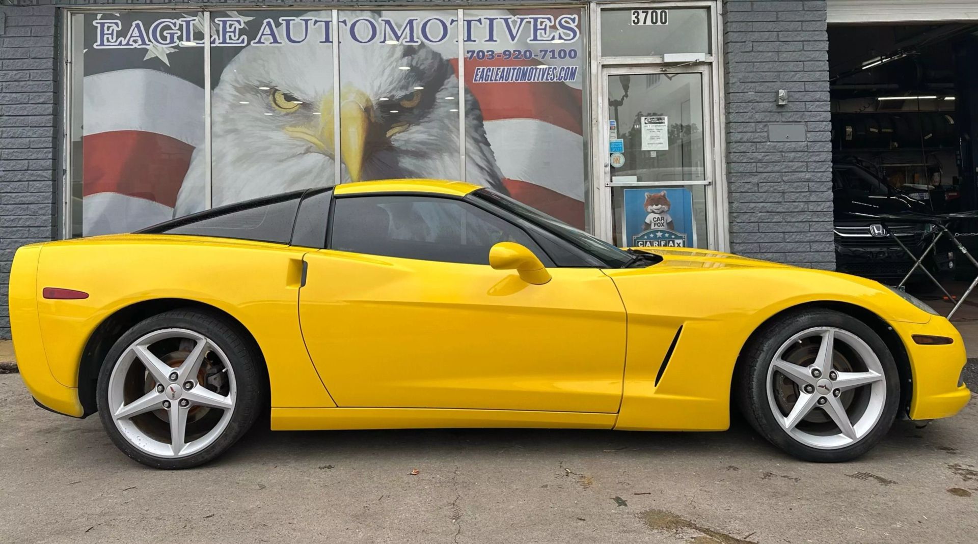 Used 2011 Chevrolet Corvette Base with VIN 1G1YA2DW9B5112272 for sale in Arlington, VA