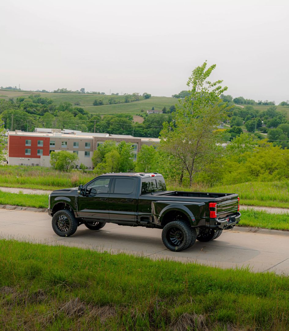 2024 Ford F350 Super Duty Crew Cab - Image 37