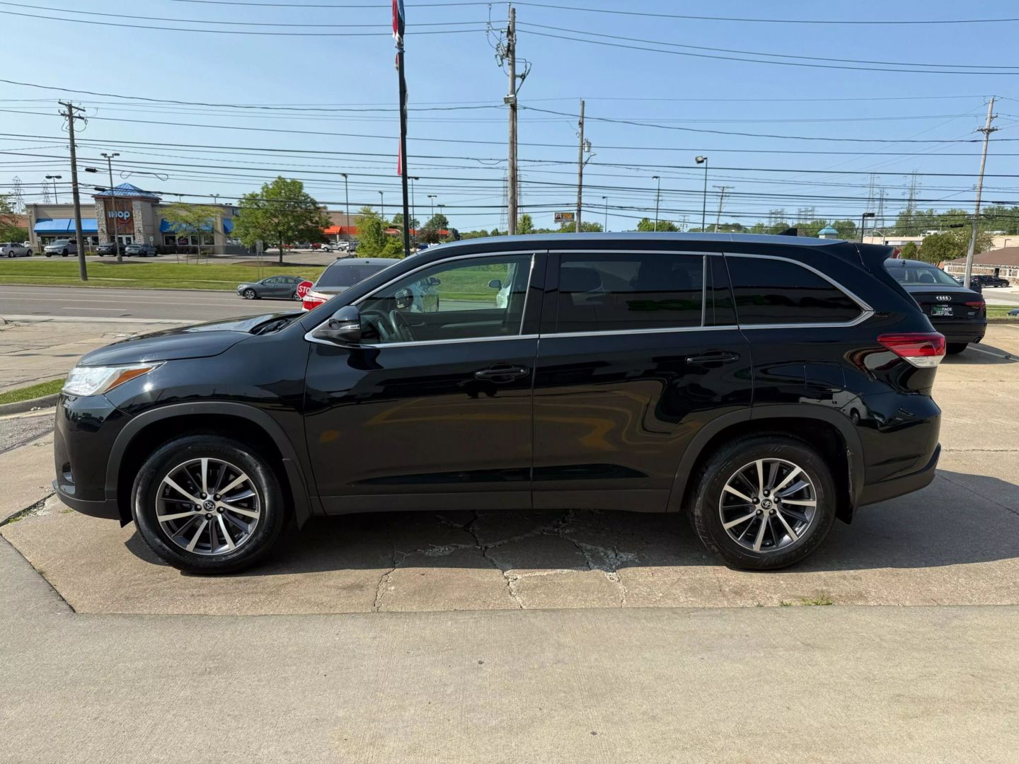 2019 Toyota Highlander - Image 6