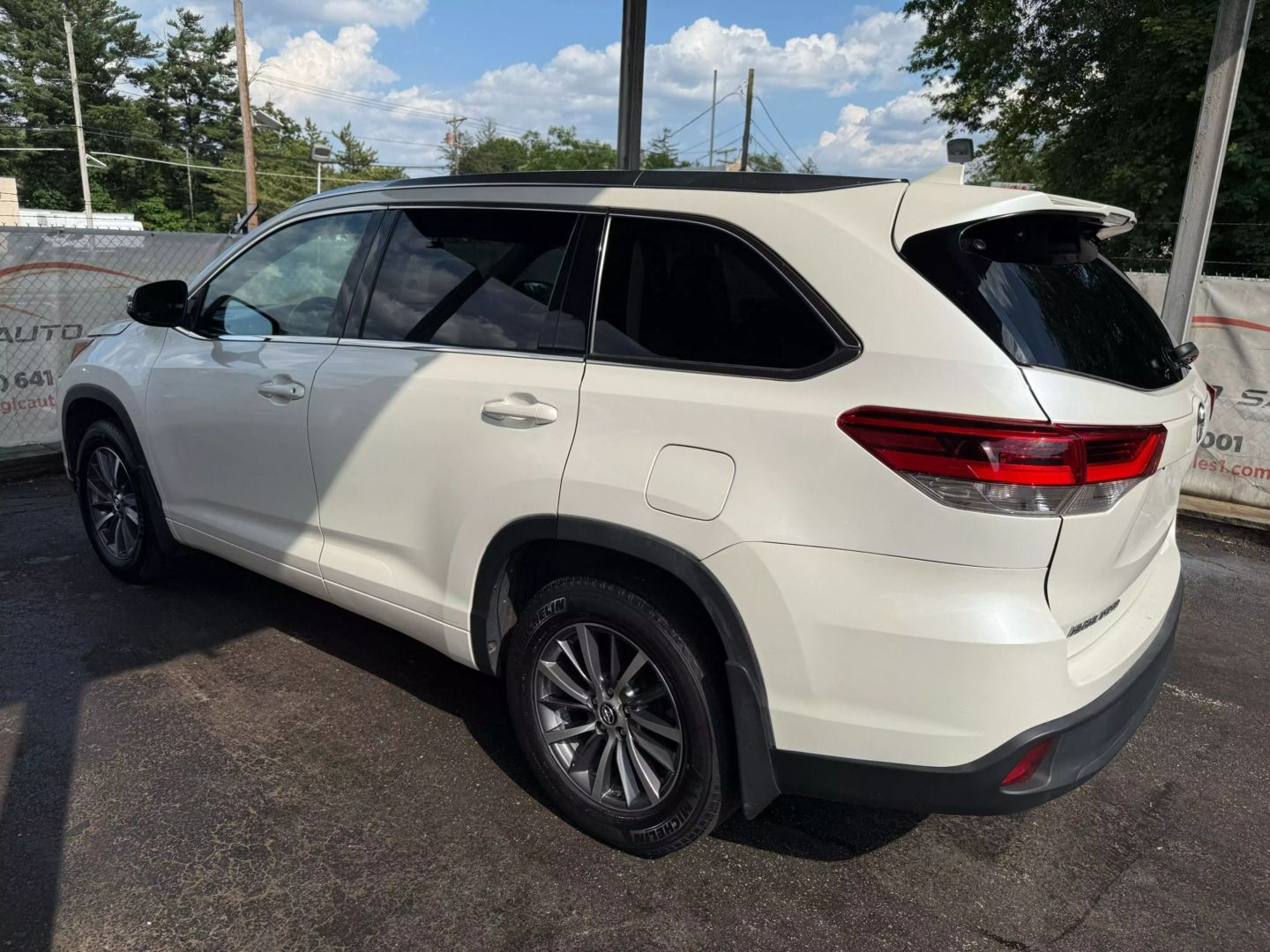 2018 Toyota Highlander - Image 12