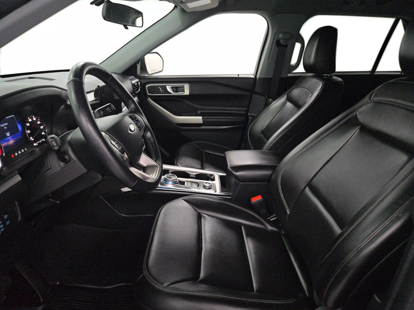 2022 Ford Explorer - Image 9