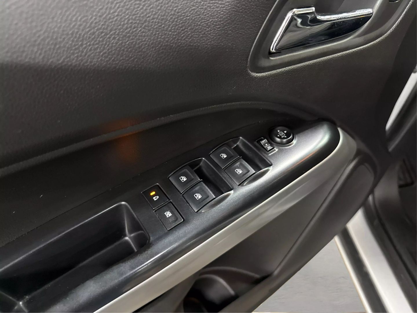 2018 Chevrolet Colorado Crew Cab - Image 25