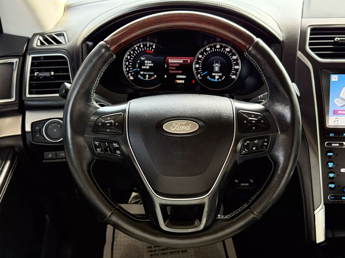 2018 Ford Explorer - Image 38