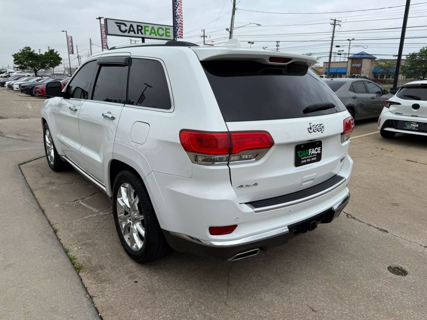 2014 Jeep Grand Cherokee - Image 8