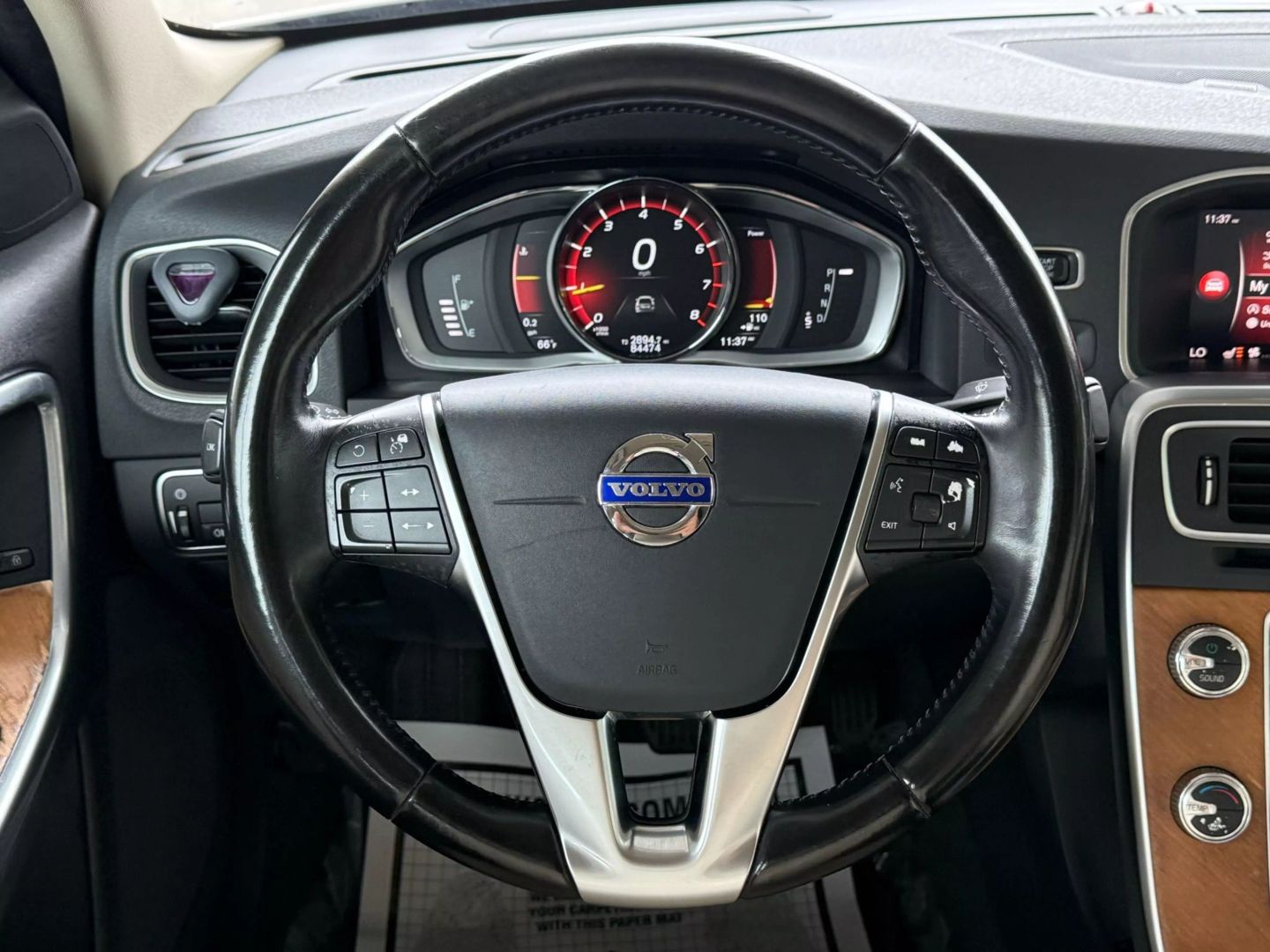 2018 Volvo S60 - Image 33