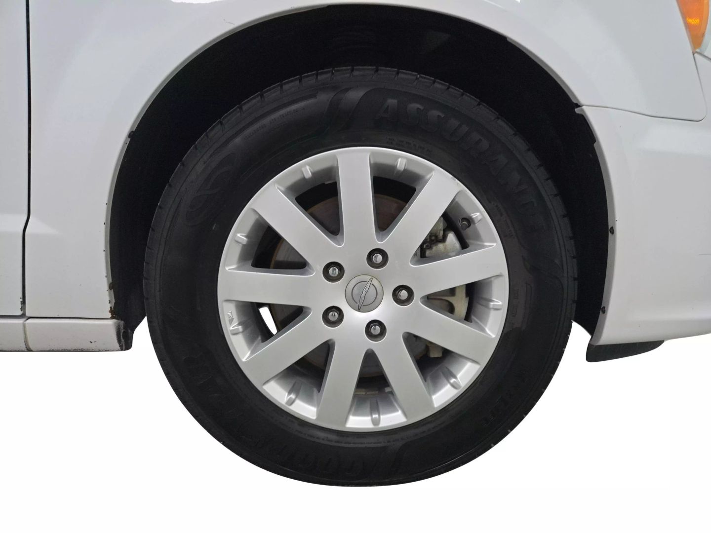 2015 Chrysler Town & Country - Image 21