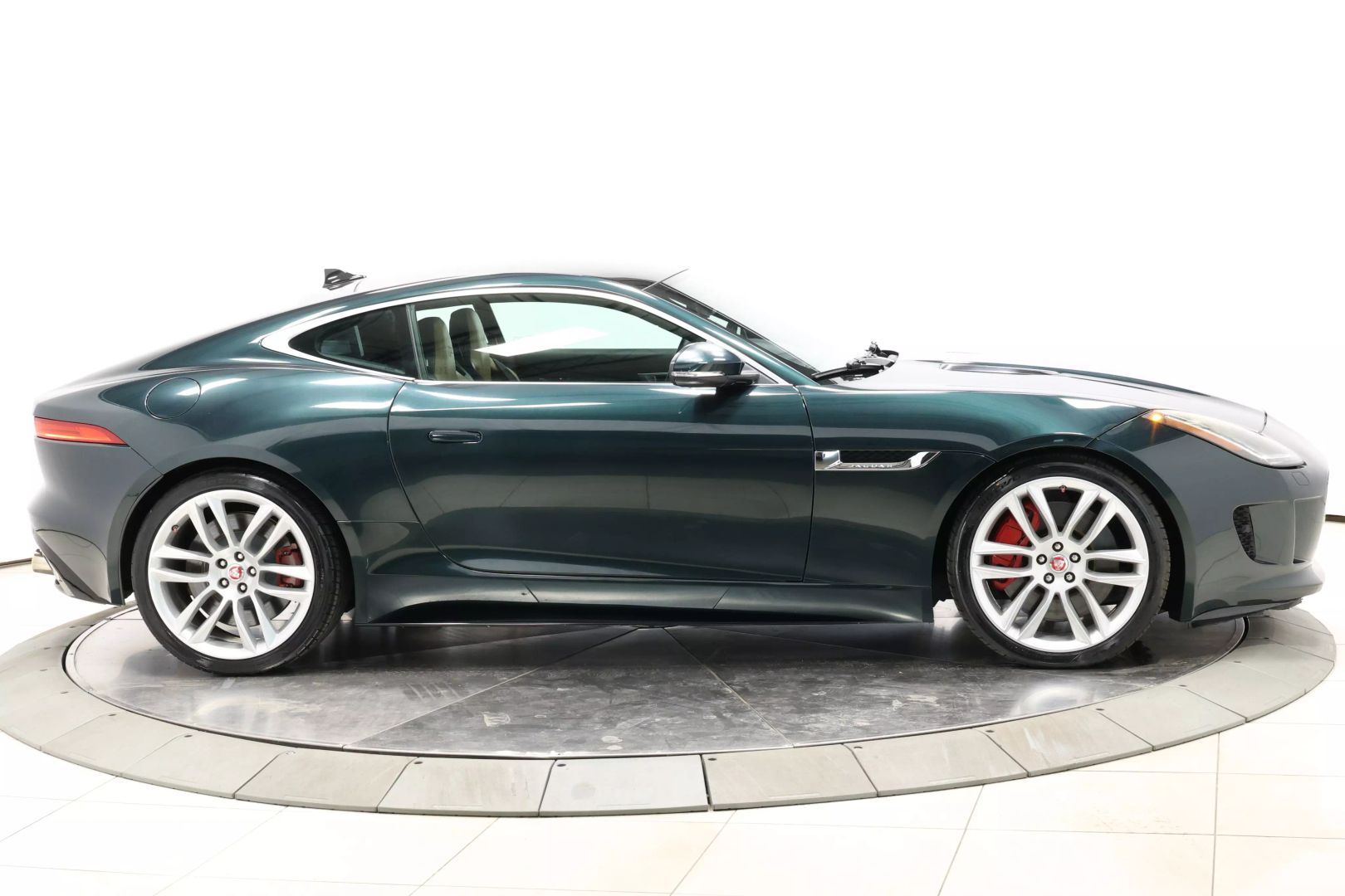 2015 Jaguar F-type - Image 49