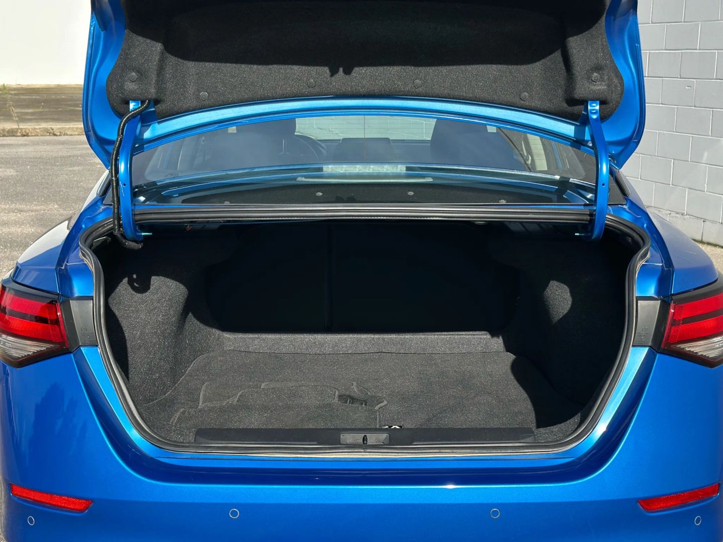 2024 NISSAN SENTRA SEDAN 4-CYL, 2.0 LITER SV SEDAN 4D