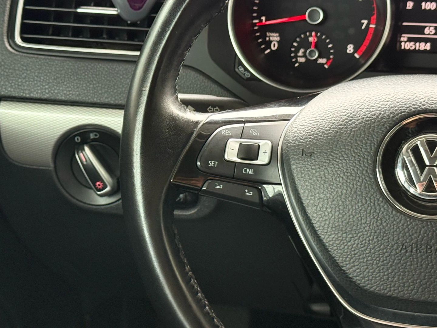 2017 Volkswagen Jetta - Image 33