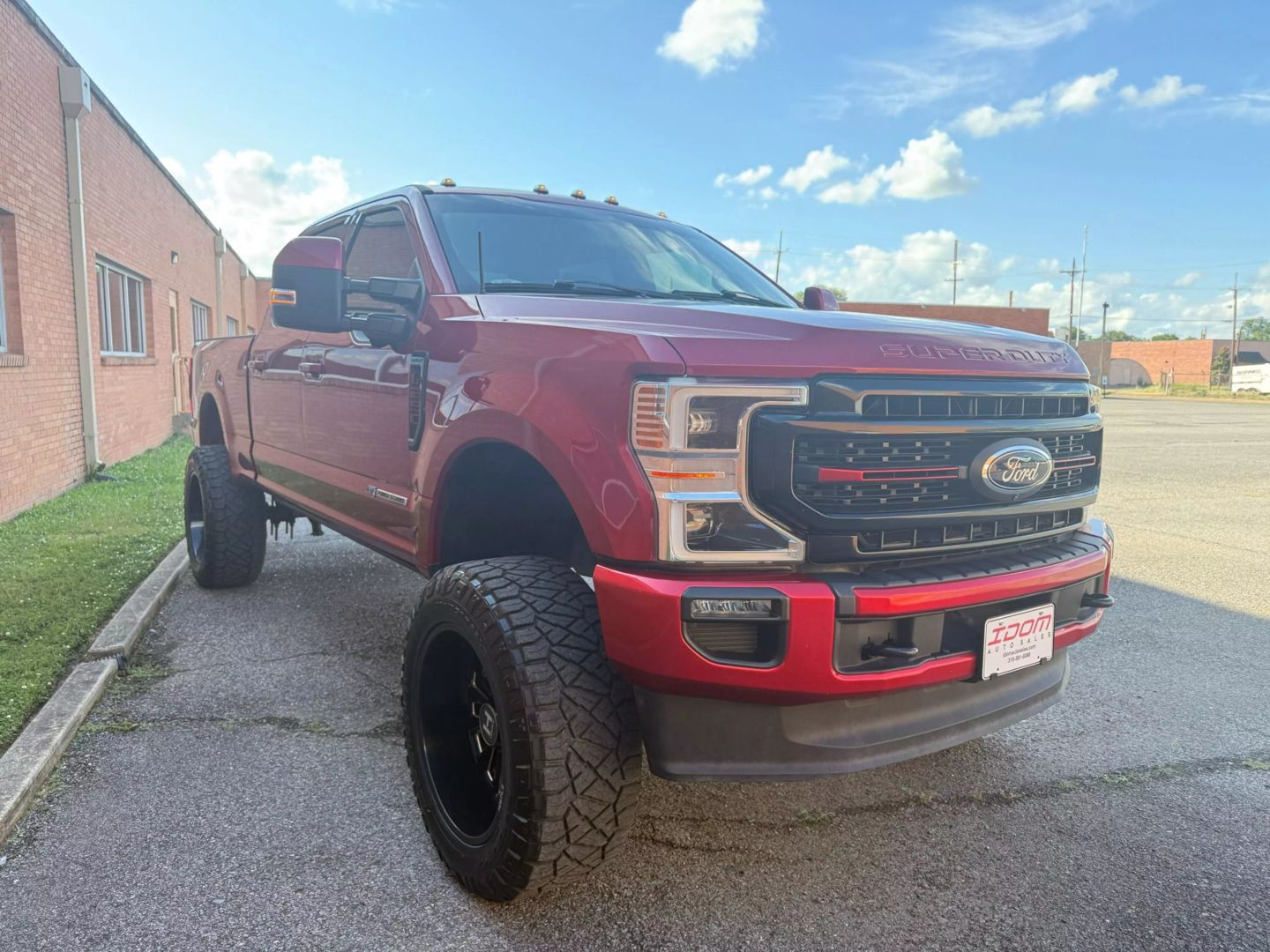 2020 Ford F250 Super Duty Crew Cab - Image 9