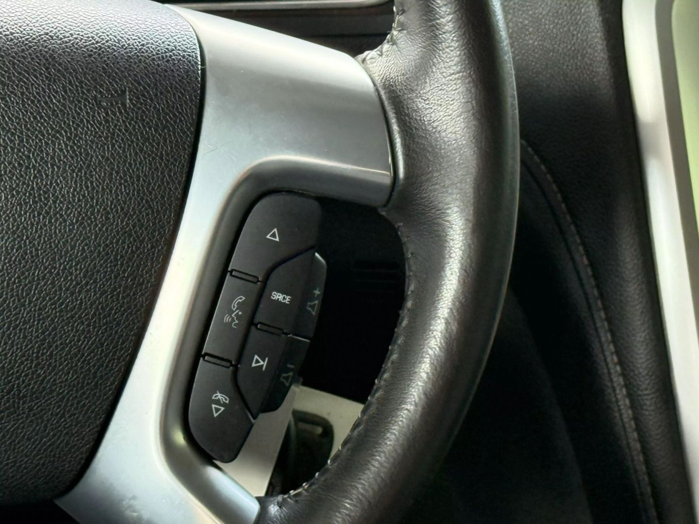 2016 Gmc Acadia - Image 35