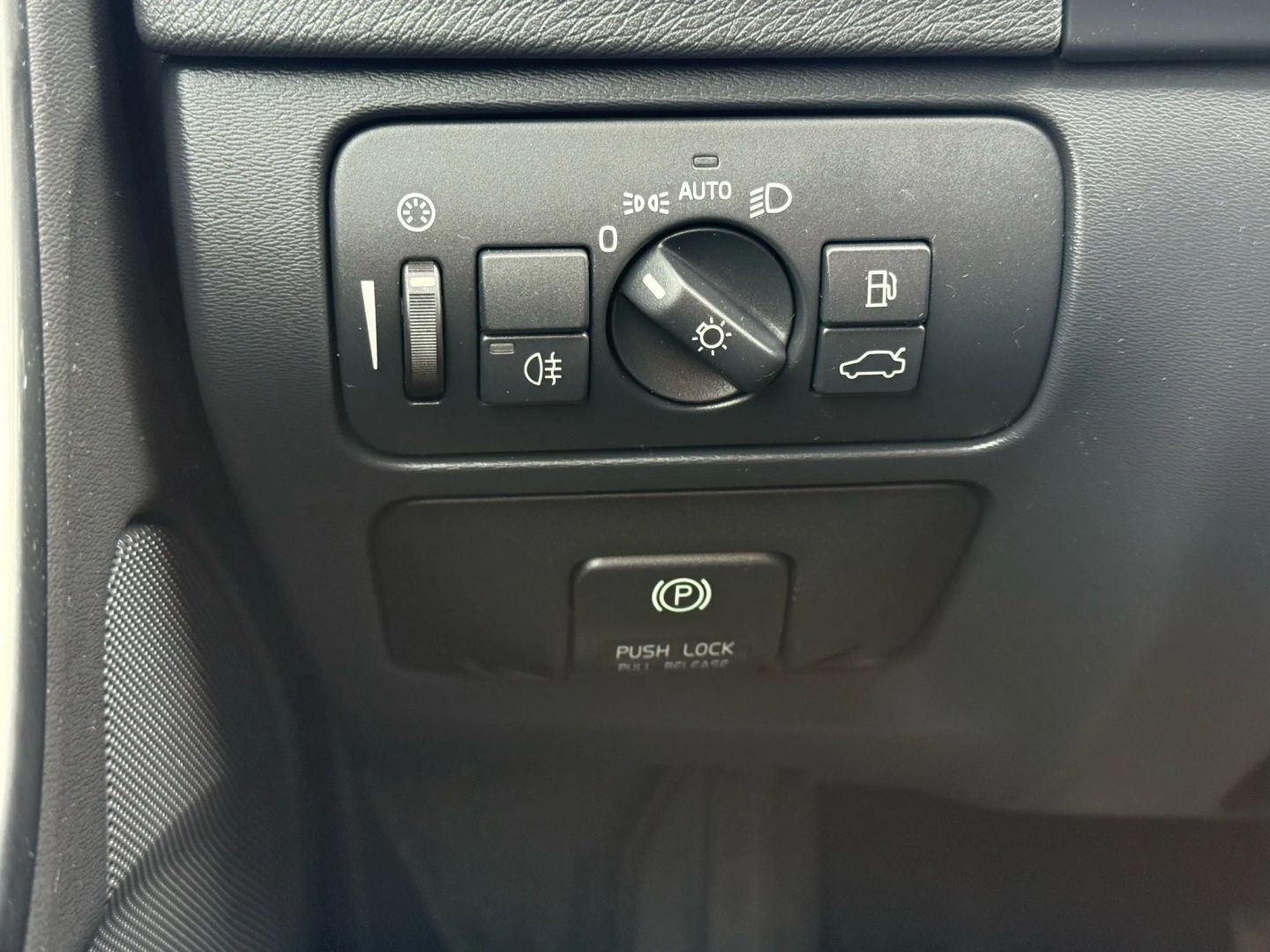 2013 Volvo S60 - Image 39