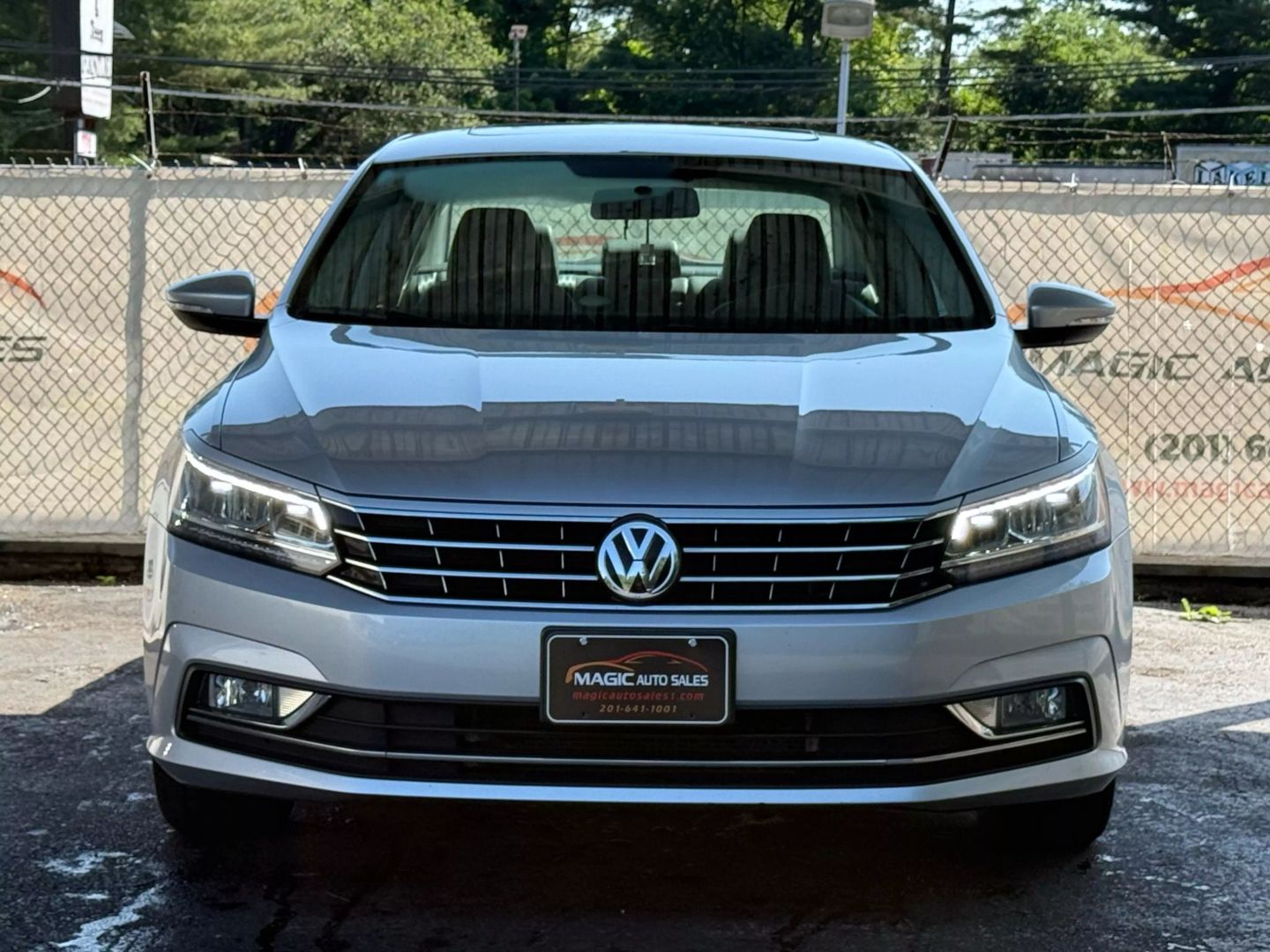 2018 Volkswagen Passat - Image 5