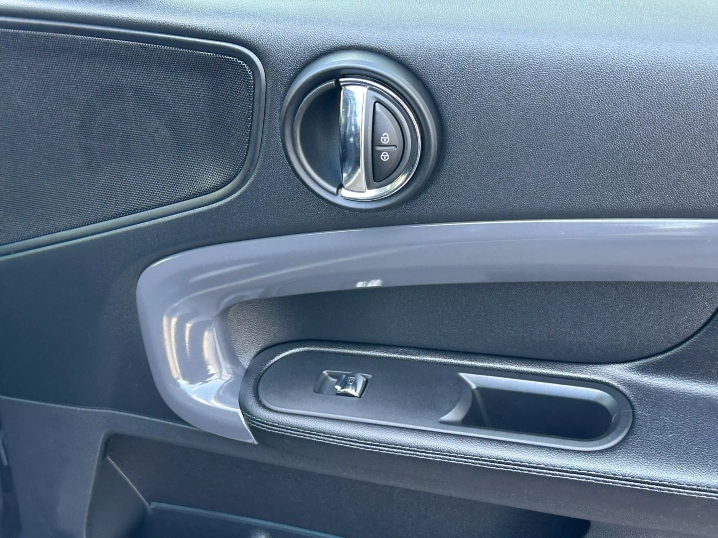 2017 Mini Countryman - Image 24
