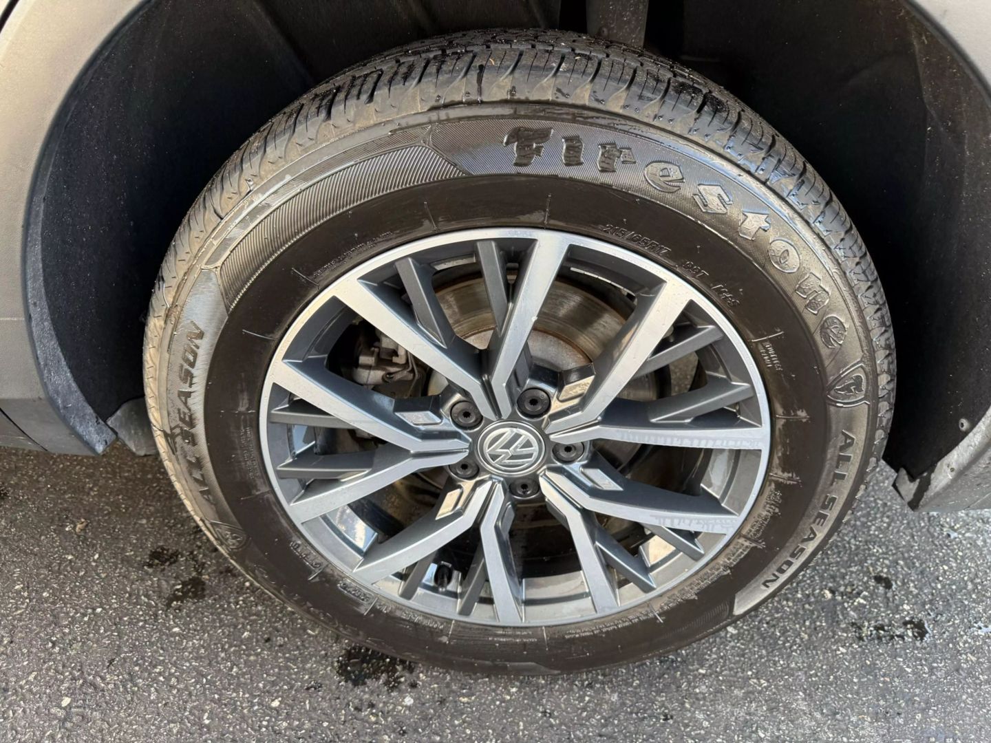 2019 Volkswagen Tiguan - Image 41