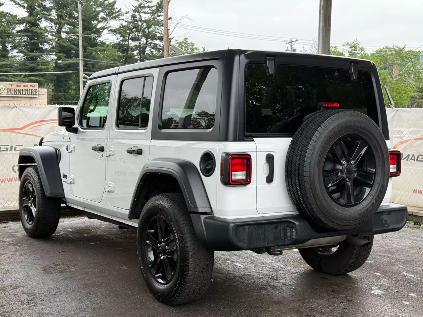 2021 Jeep Wrangler Unlimited - Image 9