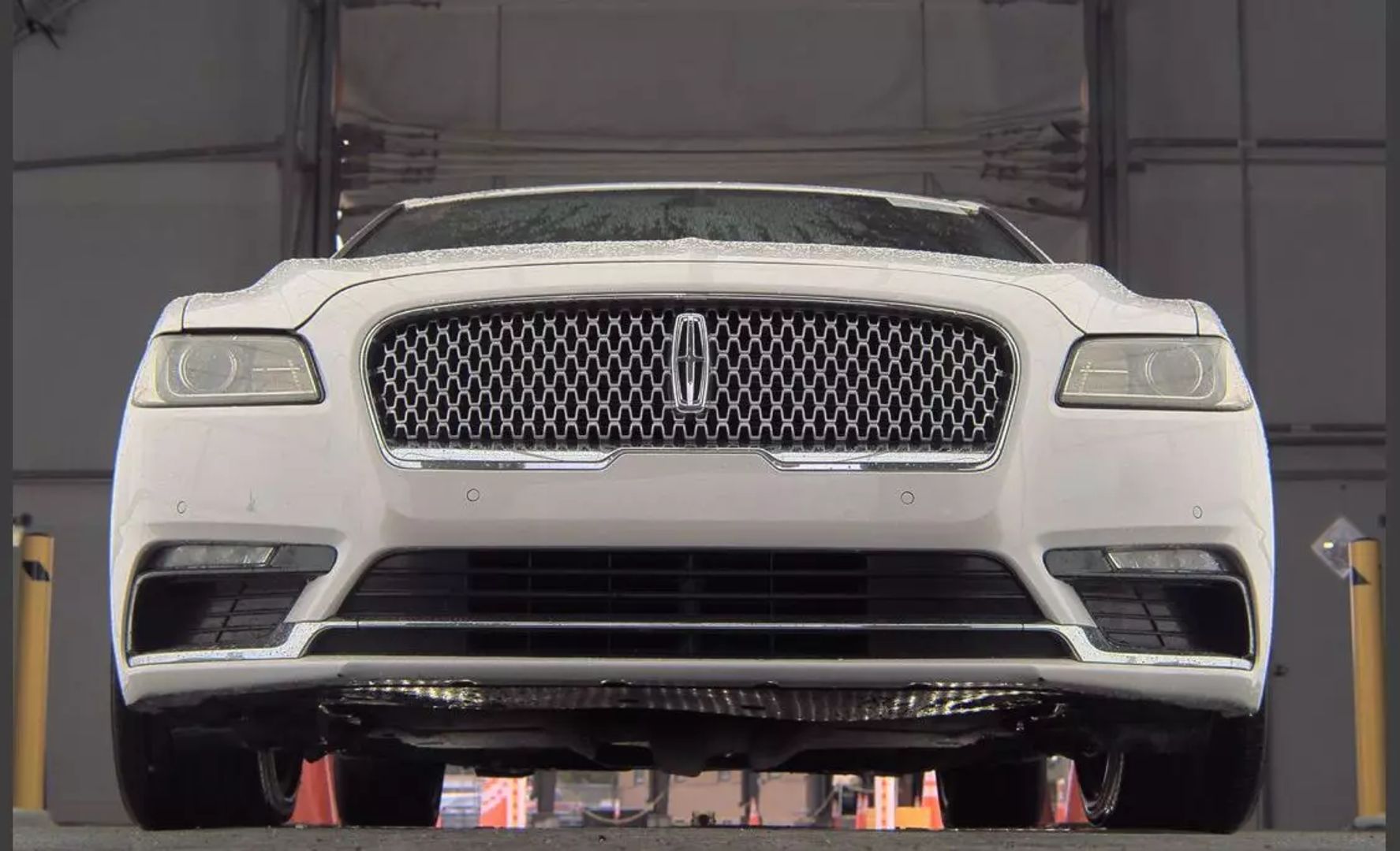 2018 Lincoln Continental - Image 3