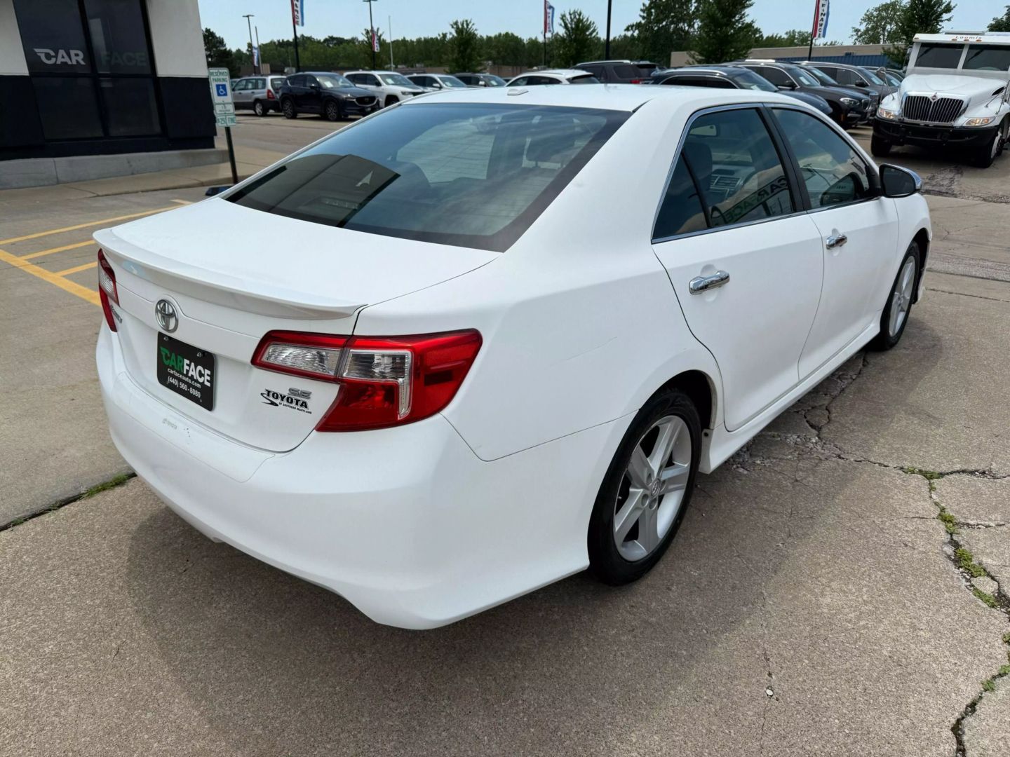 2013 Toyota Camry - Image 14