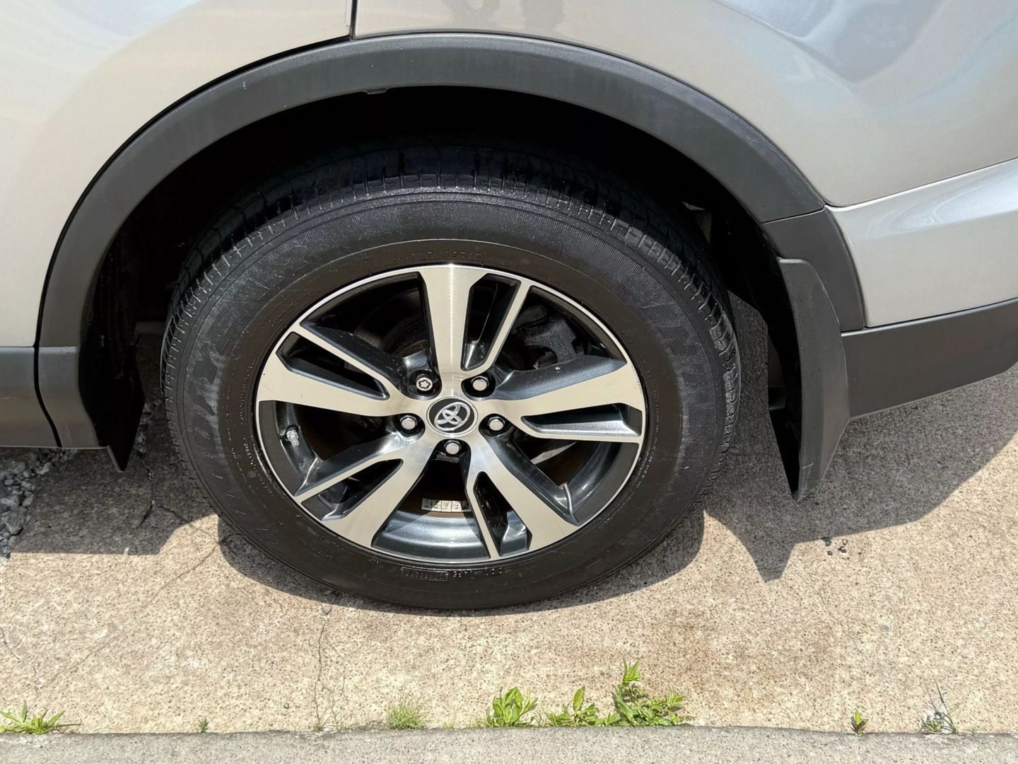 2017 Toyota Rav4 - Image 46