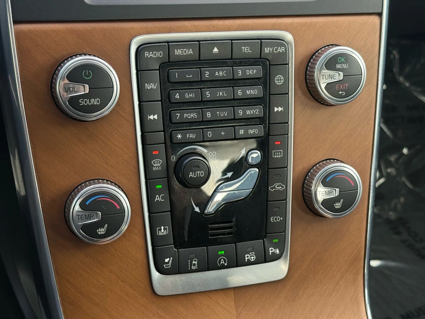 2016 Volvo S60 - Image 41