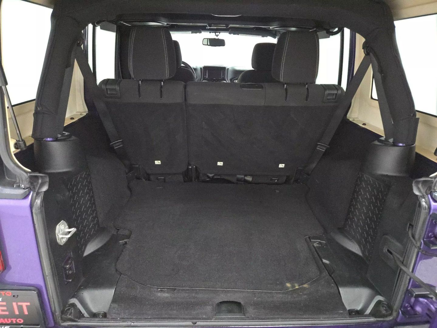 2018 Jeep Wrangler Unlimited - Image 11