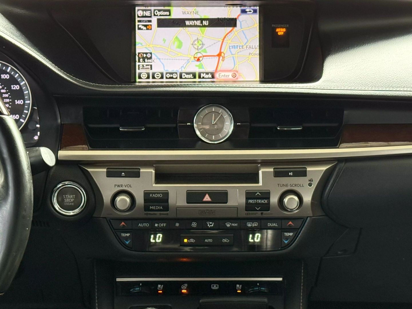 2016 Lexus Es - Image 28