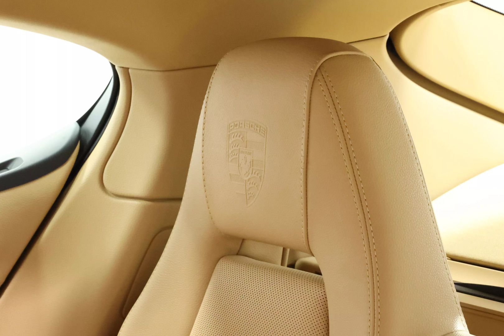 2014 Porsche Panamera - Image 58