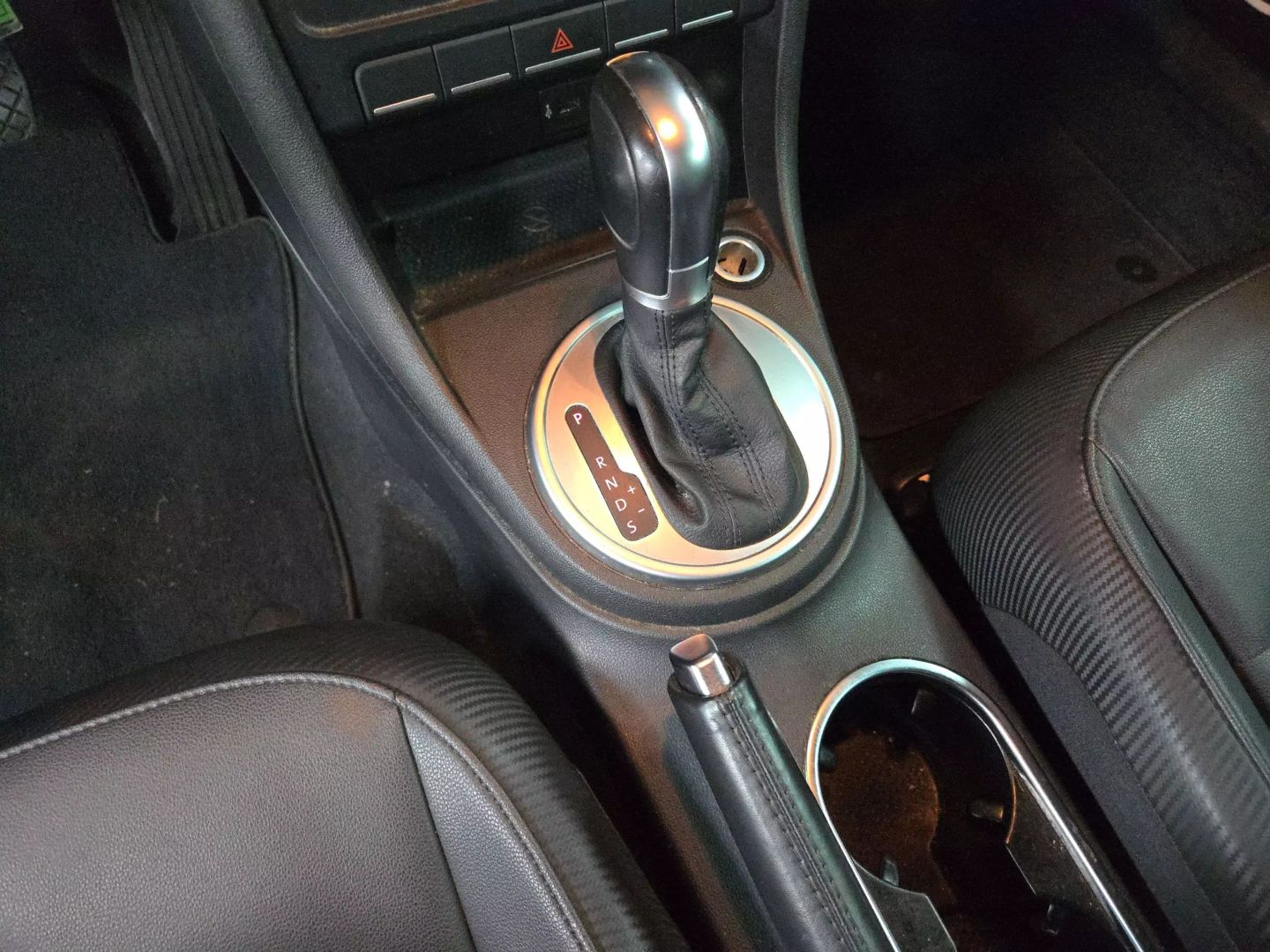 2016 Volkswagen Beetle - Image 13