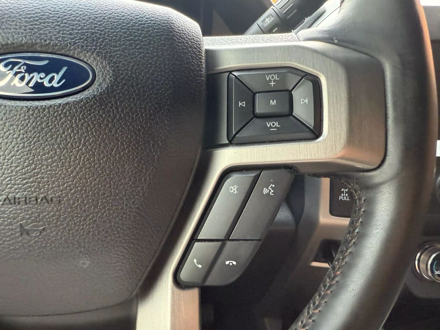 2019 Ford F350 Super Duty Crew Cab - Image 28