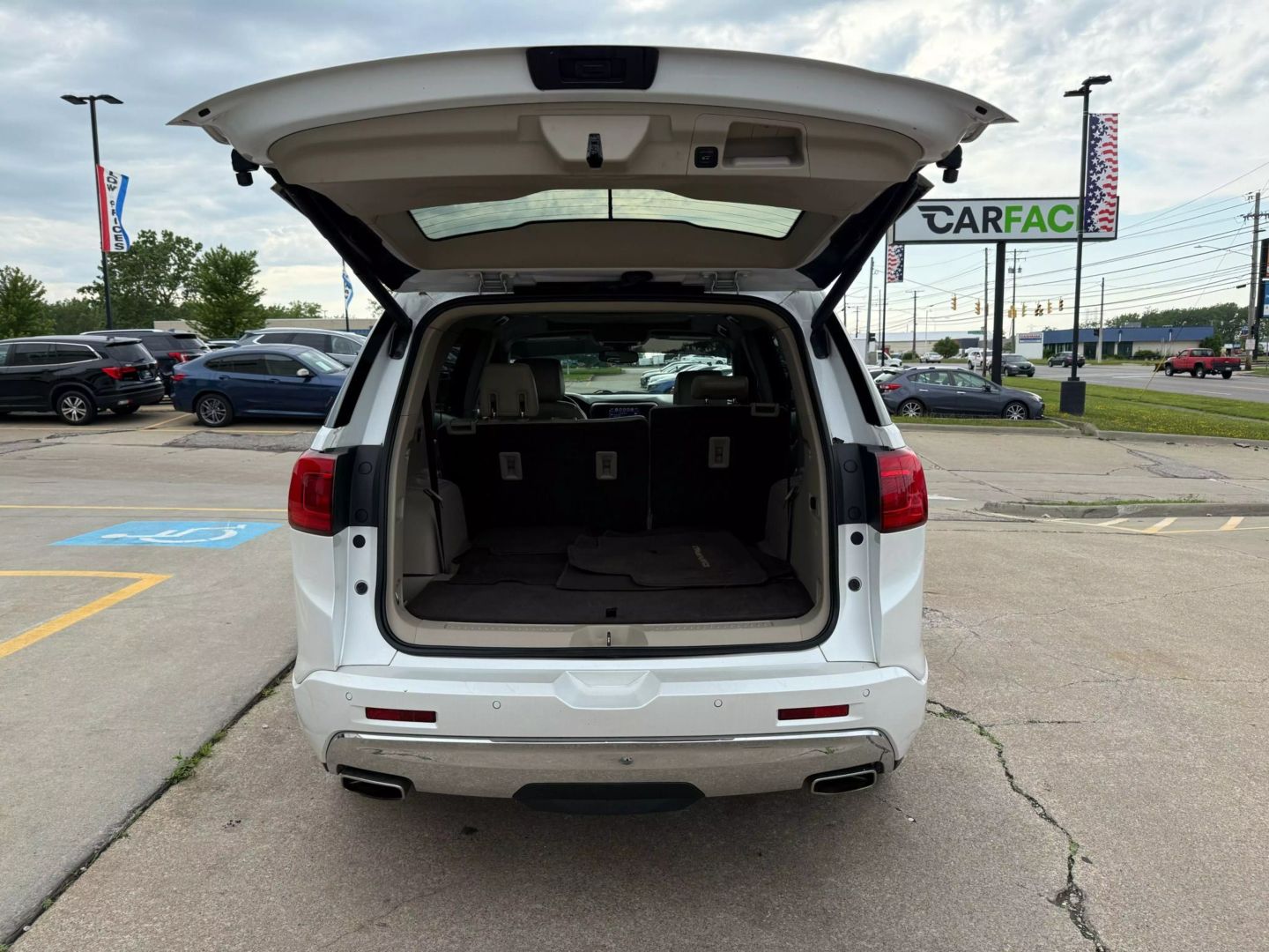 2017 Gmc Acadia - Image 12