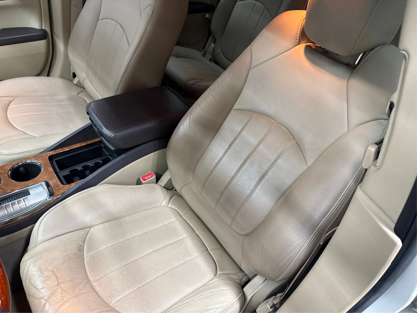 2011 Buick Enclave - Image 33