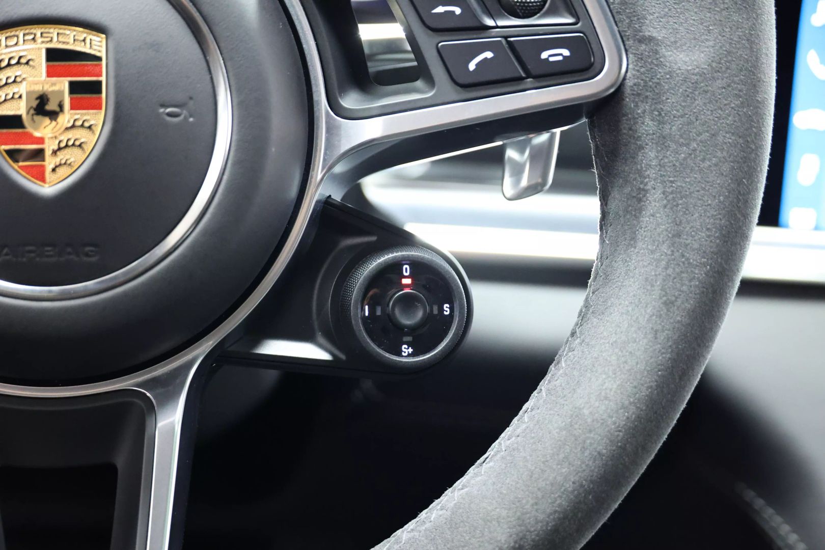 2020 Porsche Panamera - Image 30