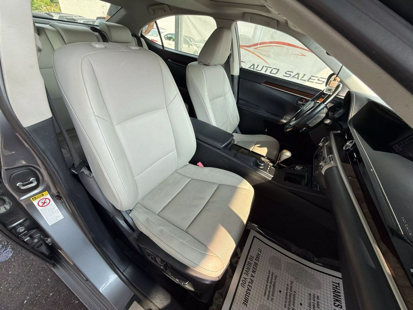 2014 Lexus Es - Image 26