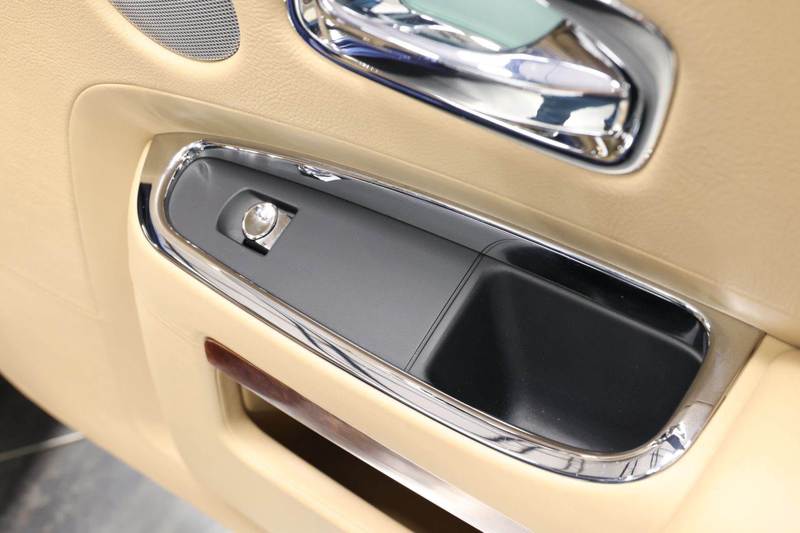 2010 Rolls-royce Ghost - Image 92